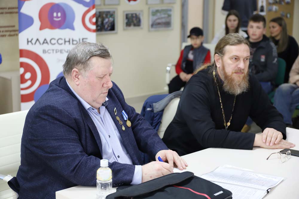 Студенты НИУ «БелГУ» встретились с военным, служившим на Байконуре