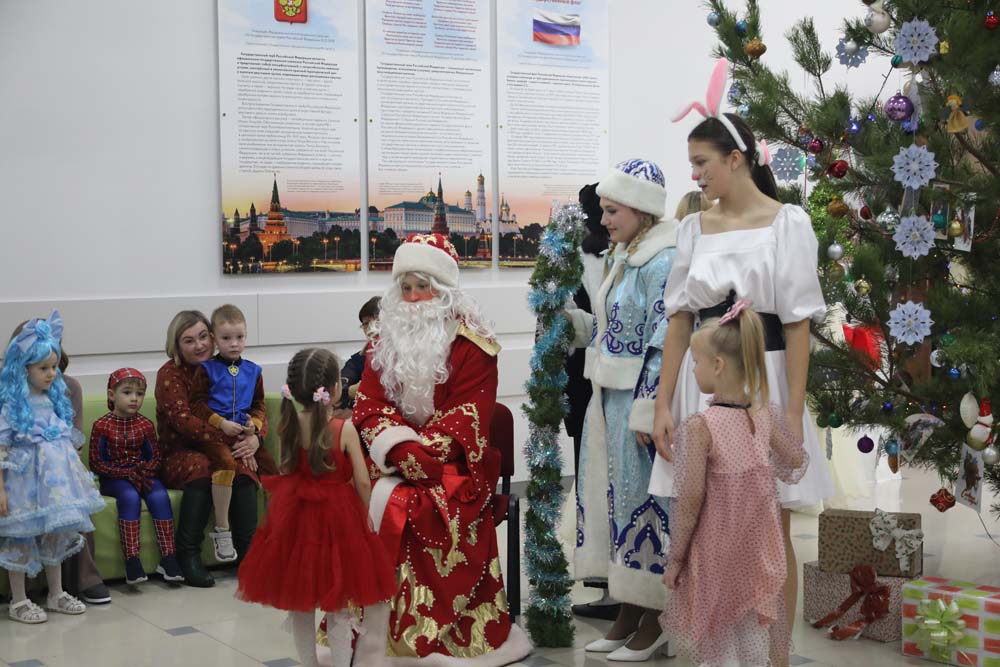 Студенты медицинского колледжа НИУ «БелГУ» провели праздник для детей