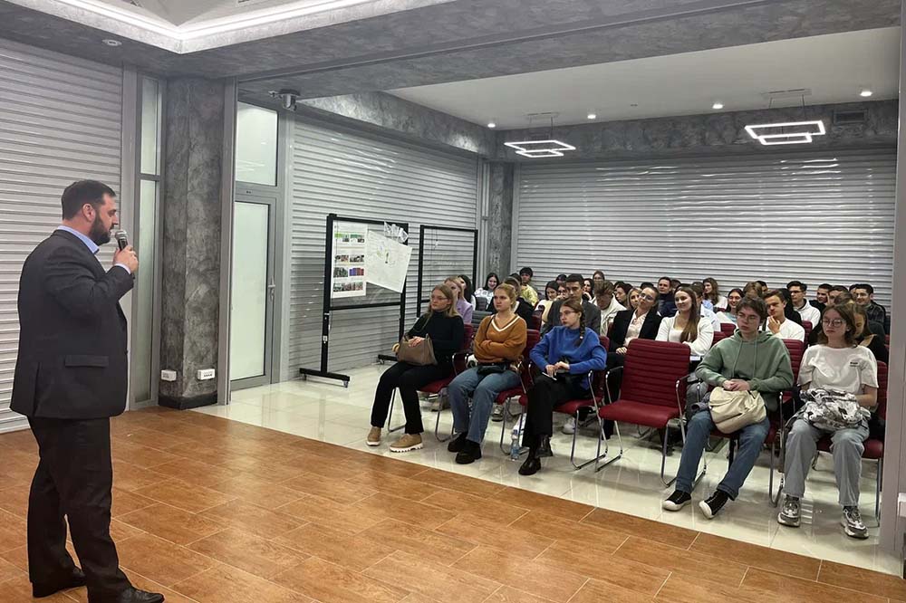 Со студентами НИУ «БелГУ» обсудили проблему буллинга