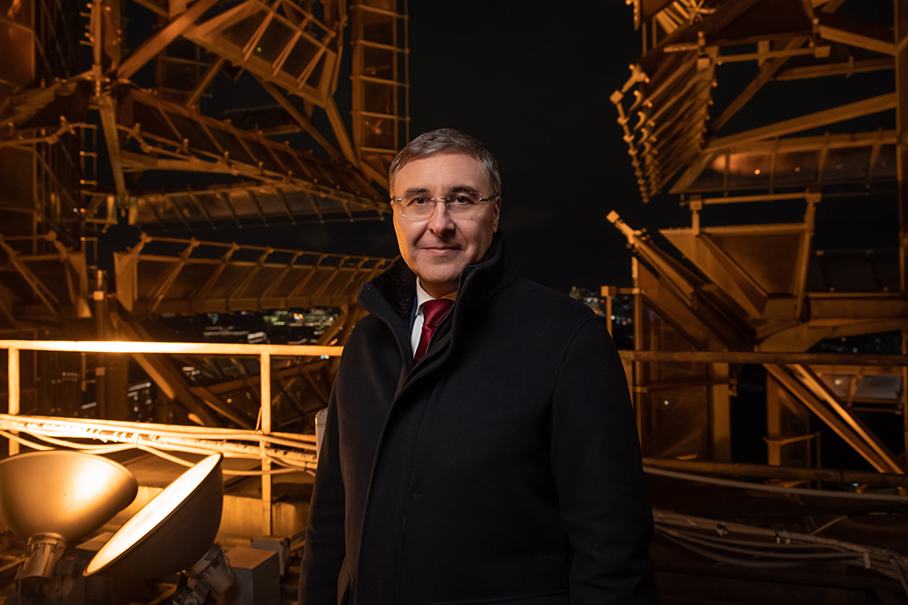 Министр науки и высшего образования поздравляет с наступающим Новым годом