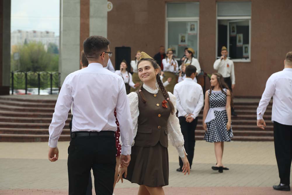 Традиционный «Вальс Победы» состоялся на университетской площади НИУ «БелГУ»