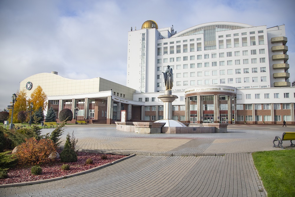 Преподавателей российских вузов с профессиональным праздником поздравили Председатель Правительства РФ и его заместитель