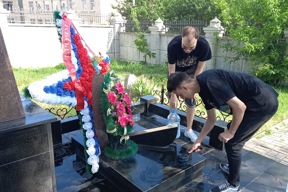 Волонтёры НИУ «БелГУ» приняли участие в патриотическом субботнике