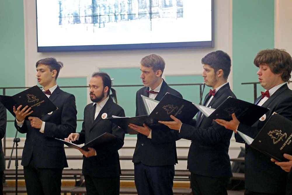 В НИУ «БелГУ» стартовал «Со-творческий Вернисаж»