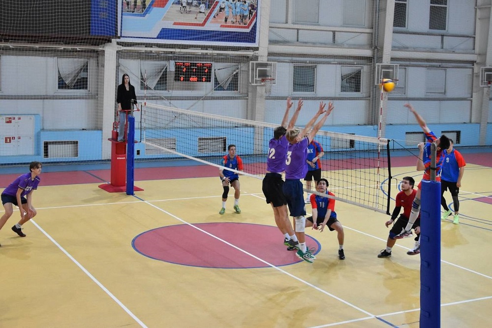 Спартакиада НИУ «БелГУ»: определены сильнейшие волейболисты среди мужских команд