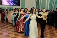 Закружились в вихре вальса