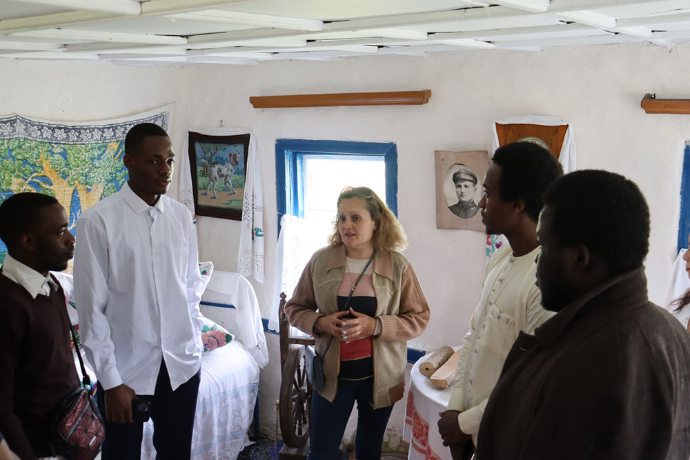 Для студентов НИУ «БелГУ» организовали просветительское мероприятие «От завалинки до «Алисы»