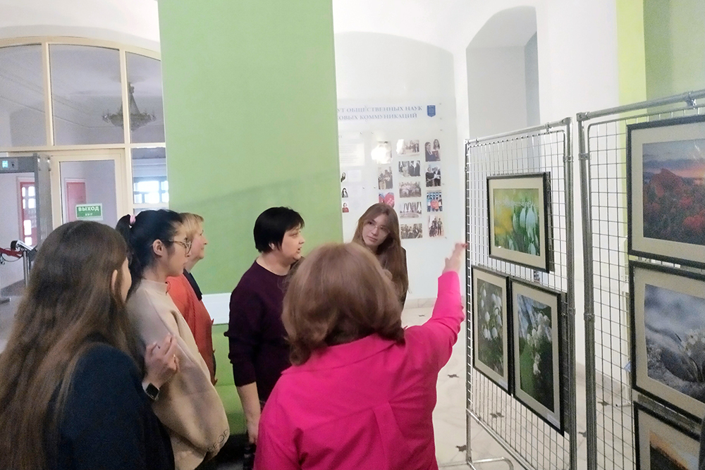 Фотовыставка «Весна, весна, весенние деньки» открылась в одном из институтов НИУ «БелГУ»