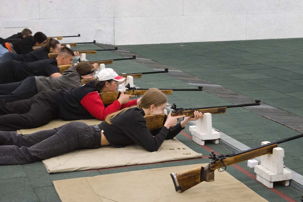 Соревнования по пулевой стрельбе и военизированную эстафету посвятили 80-летию Великой Победы