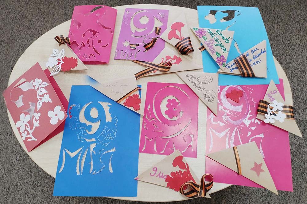 В НИУ «БелГУ» провели мастер-класс по изготовлению «солдатских треугольников»