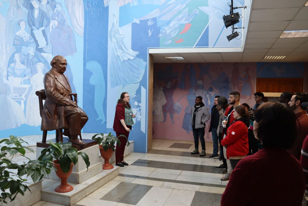 Иностранных студентов НИУ «БелГУ» продолжают знакомить с Белгородской областью