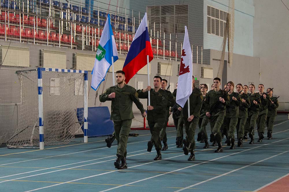 Смотр строя и песни и спортивно-военизированная эстафета прошли в НИУ «БелГУ»