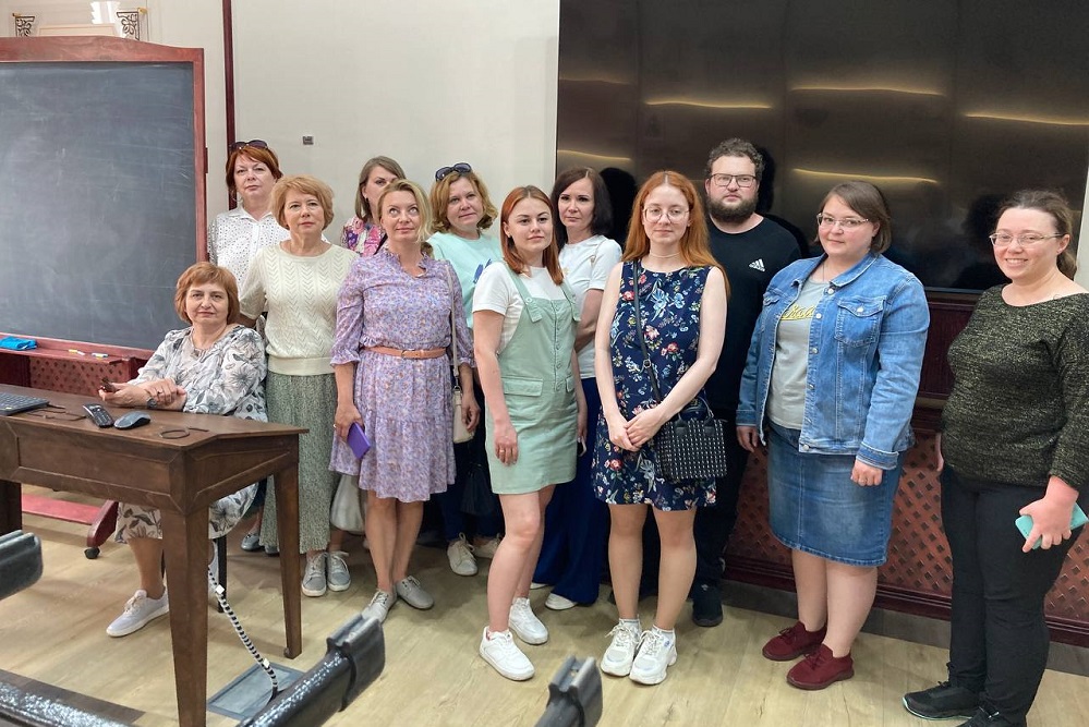 В Общероссийский день библиотек в НИУ «БелГУ» организовали экскурсию для библиотекарей Белгорода