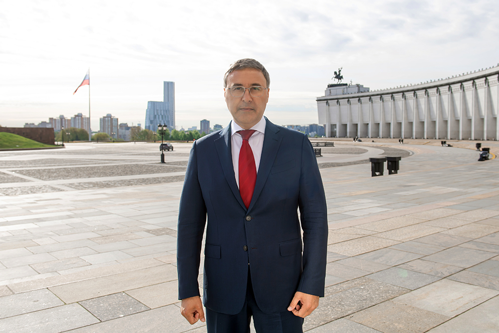 Министр науки и высшего образования поздравил ветеранов и коллективы вузов с Днём Победы